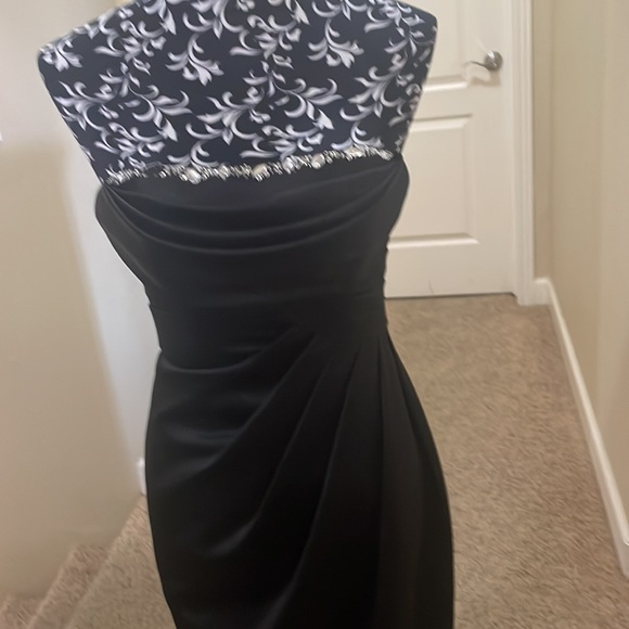 Long black formal dress with rhinestones - Picture 2 of 2
